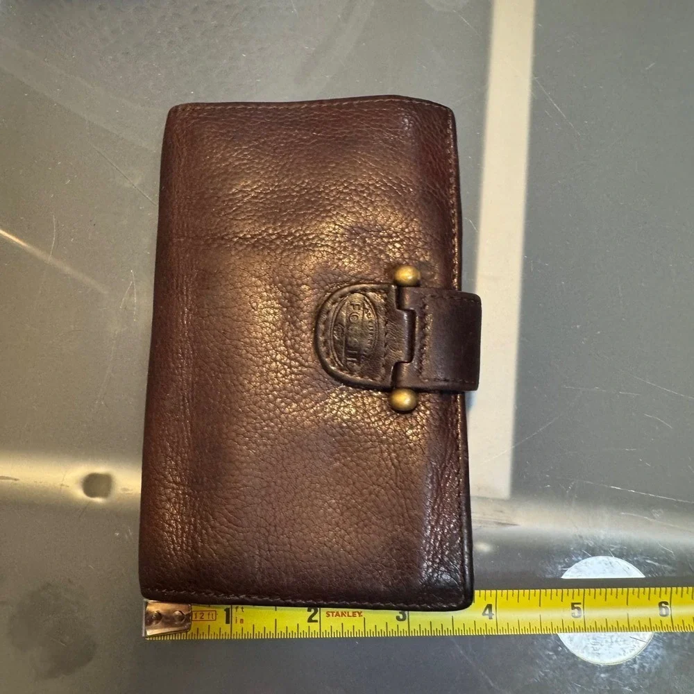 Fossil Womens Dark Brown Pebbled‎ Leather Bifold Wallet Brass Hardware Logo